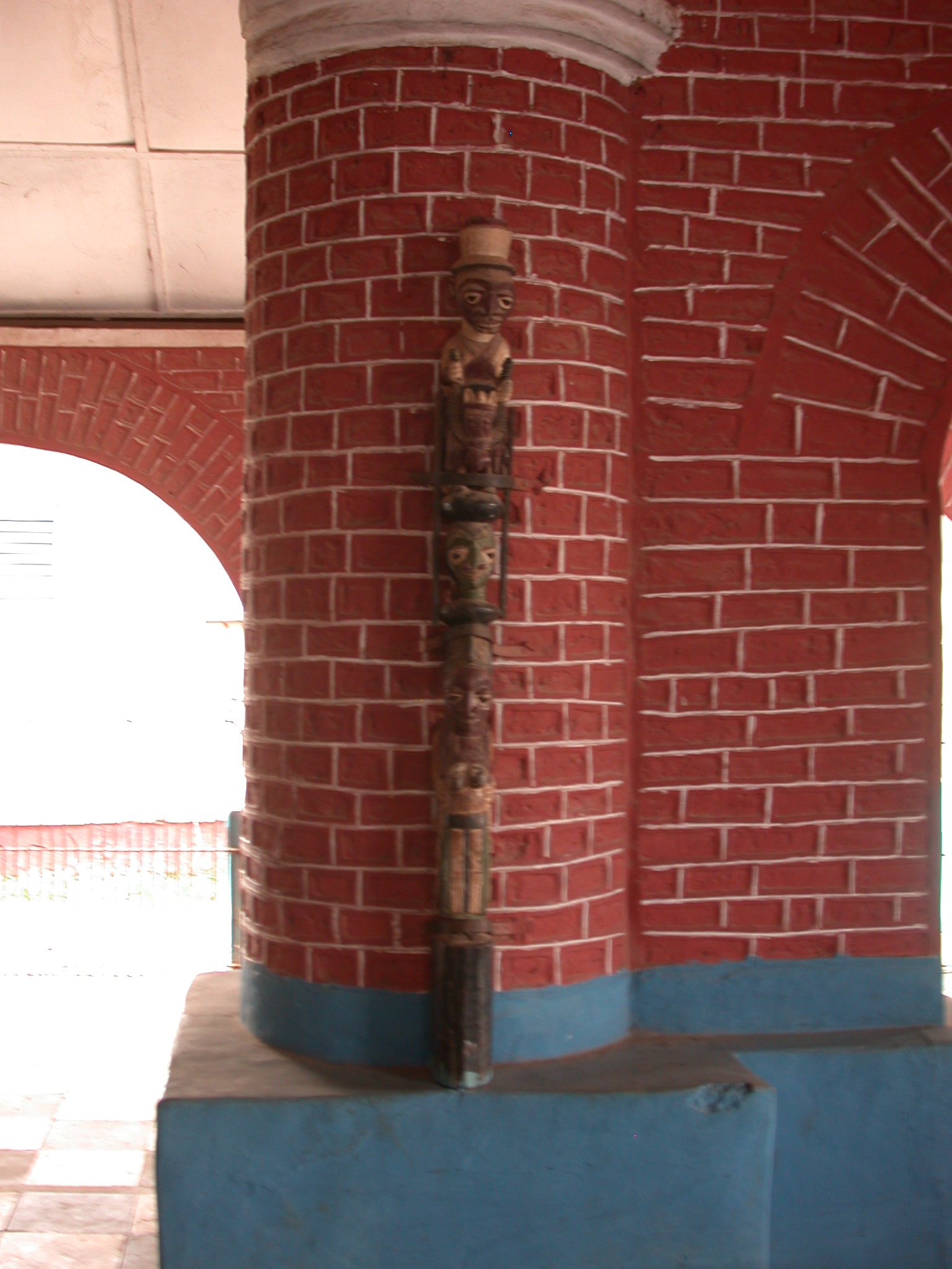 Carved Wooden Totem Pole, Oba Palace, Ile-Ife, Nigeria